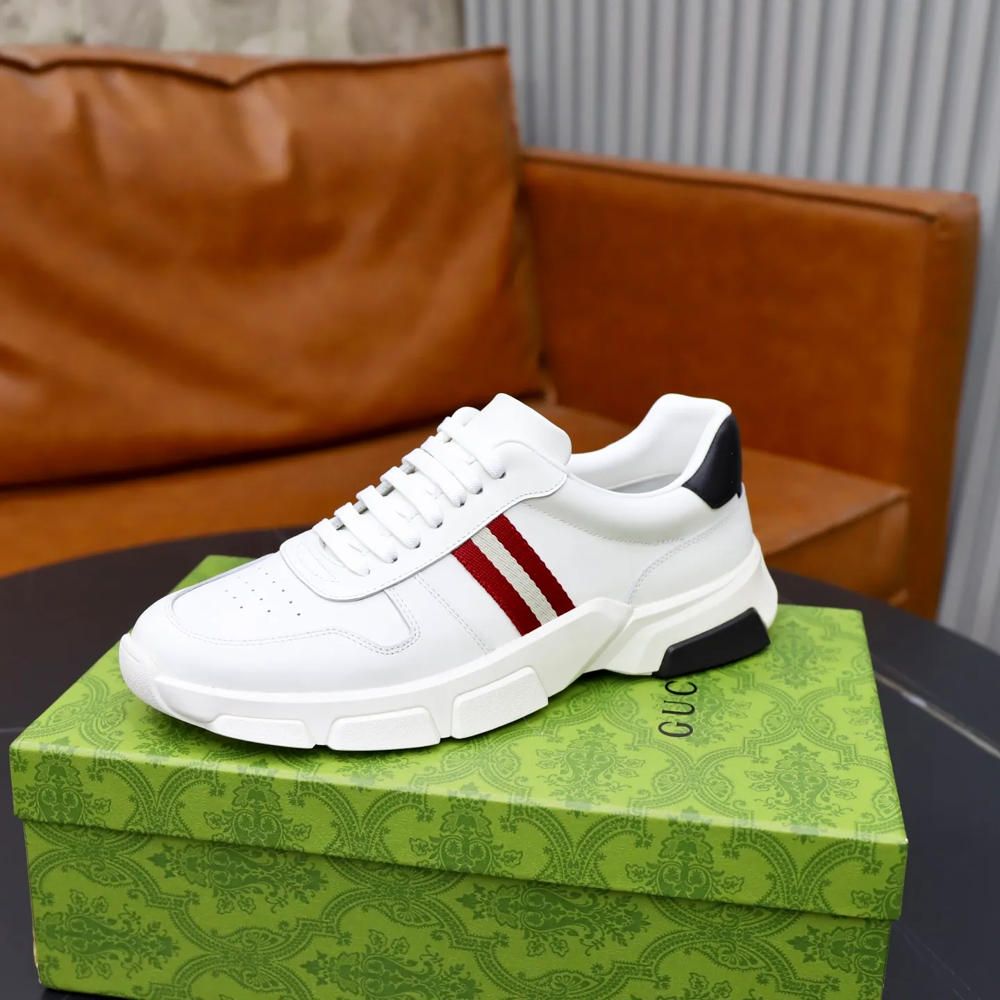 Ex-factory price: 540💰💰🙅‍♂️🙅‍♂️🙅‍♂️ Brand: GUCCI Standard code: 38-44 (45 customized) Grade: Same as the official website Material: Cowhide stitching Comfortable and breathable sheepskin lining Lightweight and wear-resistant sports outsole Style category: Men's fashionable casual shoes Running sports shoes Distinguished luxury brand elements Top luxury color: actual picture color